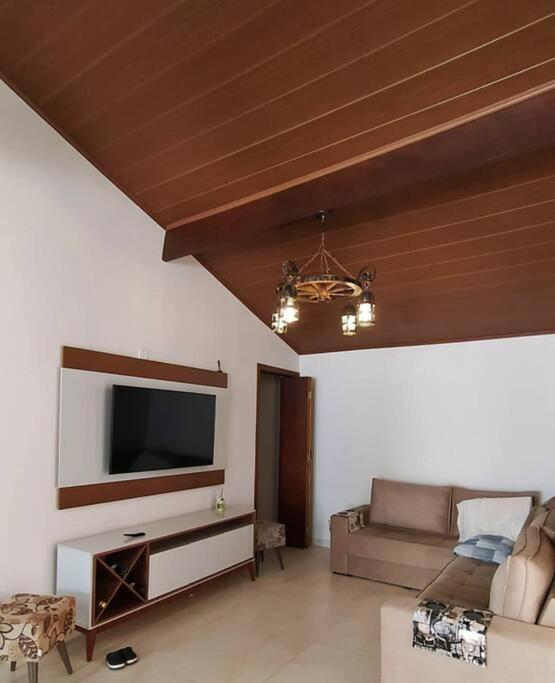 הוילה איטפצ'נינגה Casa Com Piscina Aquecida E Wi-Fi מראה חיצוני תמונה